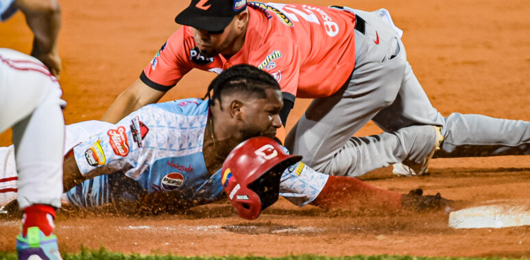 DSC 5487 3 - Cardenales de Lara B.B.C