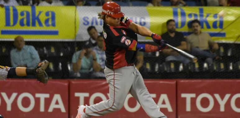 WILLIANS ASTUDILLO - Cardenales de Lara B.B.C
